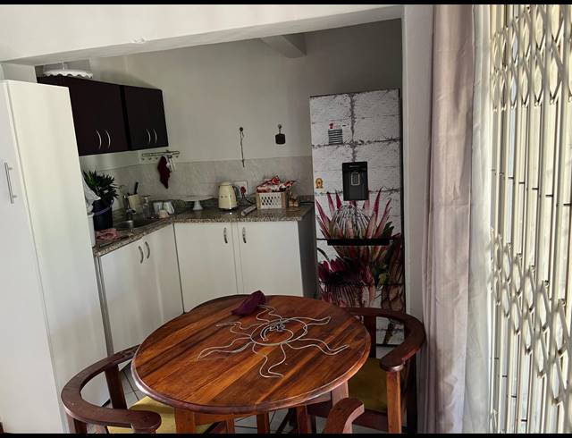 0.5 BEDROOM SEMI DETACHED TO LET IN CHILTERN HILLS